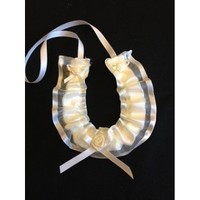 Products: Bridal Horseshoe - Flower