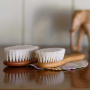 Baby Accessories: Baby Hairbrush