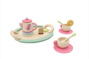 General: Wooden Tea Set