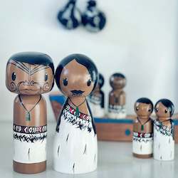 Aotearoa Gifting: Extra large Māori couple (new shape wahine)