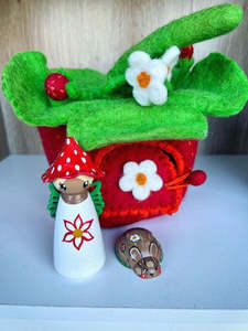 Ready To Go Sets Dec 2025: Felt homes with matching characters