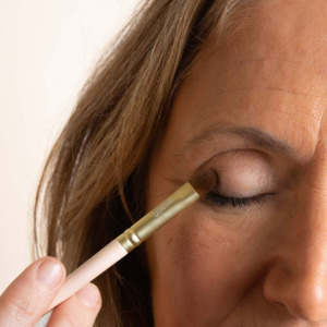 Botanical Skincare: Vegan Flat Eye Shadow Brush