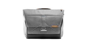 Products: Peak Design Everyday Messenger 13 Ash