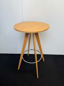 Bar leaner - natural timber