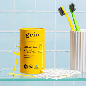 Dental Floss: Grin - Ultra Clean Charcoal Infused Dental Floss Picks - (40 pack)