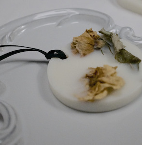 Candles: Montmarte Botanical Round Palet