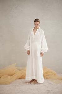 Luxe De Valentina: Luxe de Valentina Plaza Kaftan White