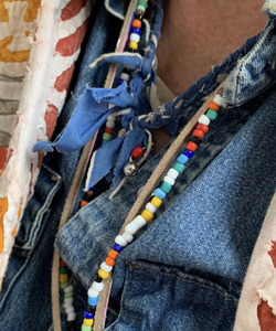 Living: French Vintage Glass Bead Rainbow Necklace