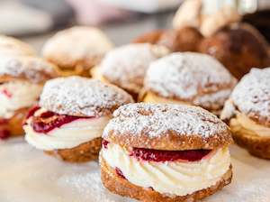 donut: 4 Pack Allergy Friendly Filled Donuts (no added gluten and vegan)