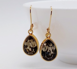 Products: Golden Greige Swarovski Crystal Teardrop Earrings – Wendi Lindsay Jewellery