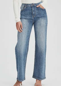 Junkfood Jeans: Junkfood Jeans - Wendy Short Stuff Jean (Denim Blue)