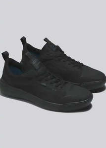 Vans: Vans - Ultrarange EXO (Black,Black,Black)