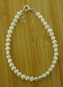 White Pearl Bracelet 4x4mm