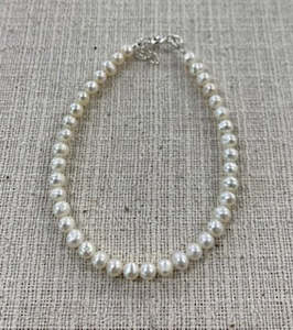 White Pearl Bracelet 5x5mm