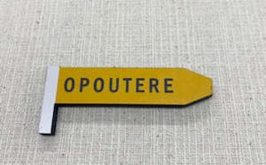 Fridge Magnets: Sign Magnet - Opoutere