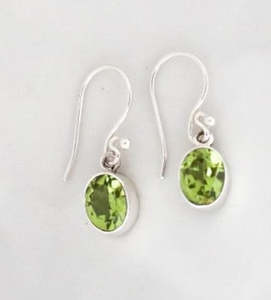 Peridot 7x9mm oval faceted earring
