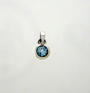 Pendants: Blue topaz Faceted  5mm Round Pendant