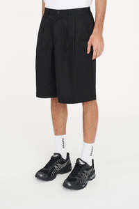 HUFFER PLEATED BAGGY SHORT - BLACK
