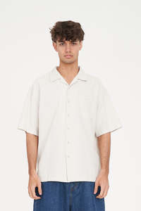 Huffer: HUFFER MENS CABANA BOX SHIRT - PUTTY