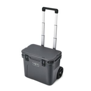 YETI ROADIE 32 WHEELED COOLER - CHARCOAL