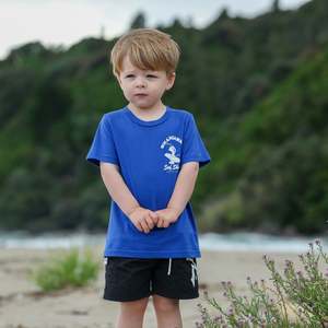 WHANGAMATA SURF SHOP BOYS SURF DOG TEE - BLUE