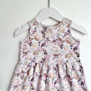 Lilys Top Picks: Vintage Plume Floral Dress, Size 2