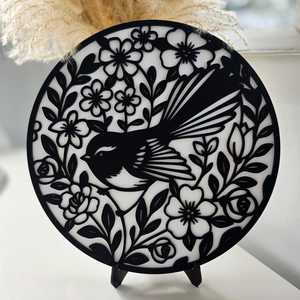 Home Decor: Floral Fantail Round