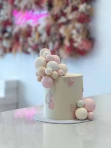 Click Collect: Balloon Cake