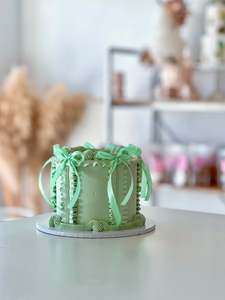 Bespoke Cakes: The Belle Cake