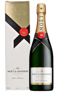 Champagne: Moet Chandon Brut NV Gift Pack 750ml