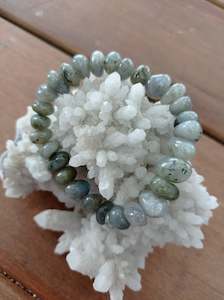 Jewellery: Labradorite Nugget Bracelet