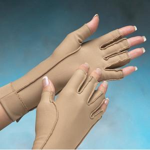 Fingers: ISOTONER THERAPEUTIC GLOVES CLOSED