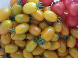 Crooked Vege Organic Cherry Tomato Mix