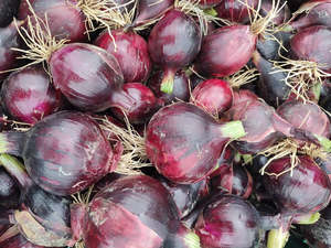 Fruit Veg: Local Organic Red Onions SML/MED