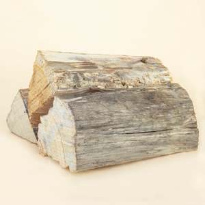 Gum: Gum 2m³ & Macrocarpa 2m³ (Suitable for burning 2026)