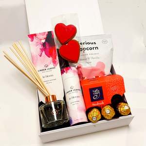 In Bloom- Room Diffuser & Bath Salts Pamper Pack