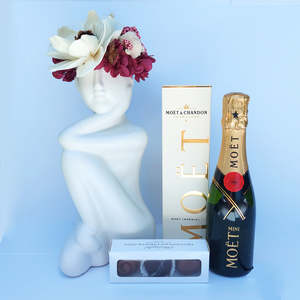 Gift Hampers 100 200: Lavish Lady | Preserved Flowers Gift Pack