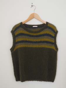Spring: Hand knit vest - Pesto