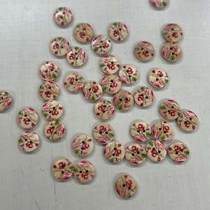 Buttons: Wooden Buttons - Design 16 (15mm)