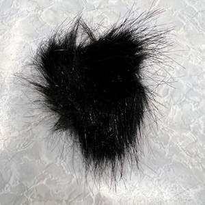 Pompoms: Pom Poms - Medium (6cm) Elastic Loop