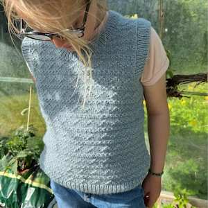 Patterns: Sille Slipover Junior Knitting Pattern - PetiteKnit