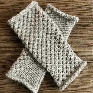 Beanies: Briar Mits Knit Kit