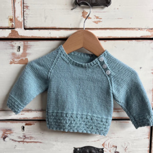 Sweaters: Raglan Sweater & Hat Knit Kit
