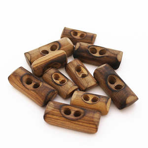 Buttons: Wooden Toggle Flat