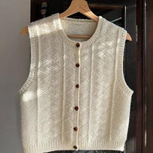 Esther Vest Knitting Pattern - PetiteKnit