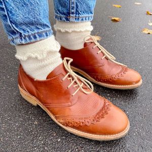 Socks: Ruffle Socks Knitting Pattern - PetiteKnit