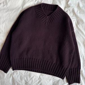 Patterns: Hannah Sweater V-Neck Knitting Pattern - PetiteKnit