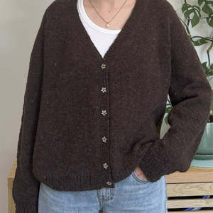 Adult: Women’s Tweed V-Neck Cardigan Knitting Pattern (N1785)