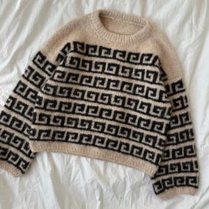 Athene Sweater Knitting Pattern - PetiteKnit
