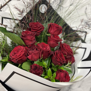 Delightful Dozen Columbian Roses